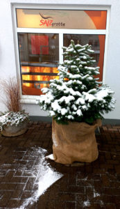 salzgrotte-alb-weihnachtsbaum-schmuecken
