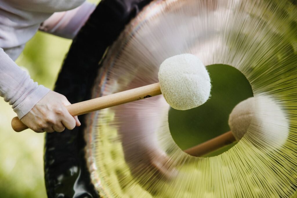 salzgrotte-alb-gong-klangbad-gong salzgrotte-alb-gong-klangbad-gong